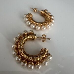 Elegant Gold and Pearl Hoop Earrings
